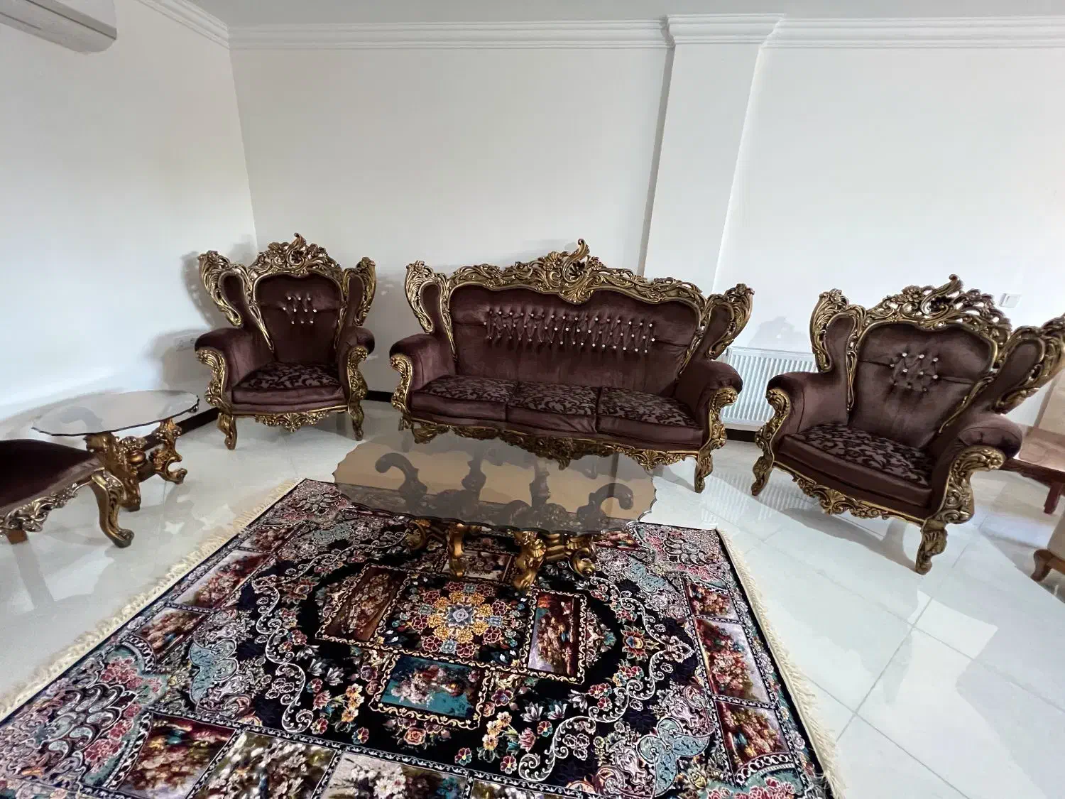 مبلمان ۷نفره سلطنتی همراه بایه میزوسط ودوعسلی|مبلمان خانگی و میز عسلی|فریدونکنار, |دیوار