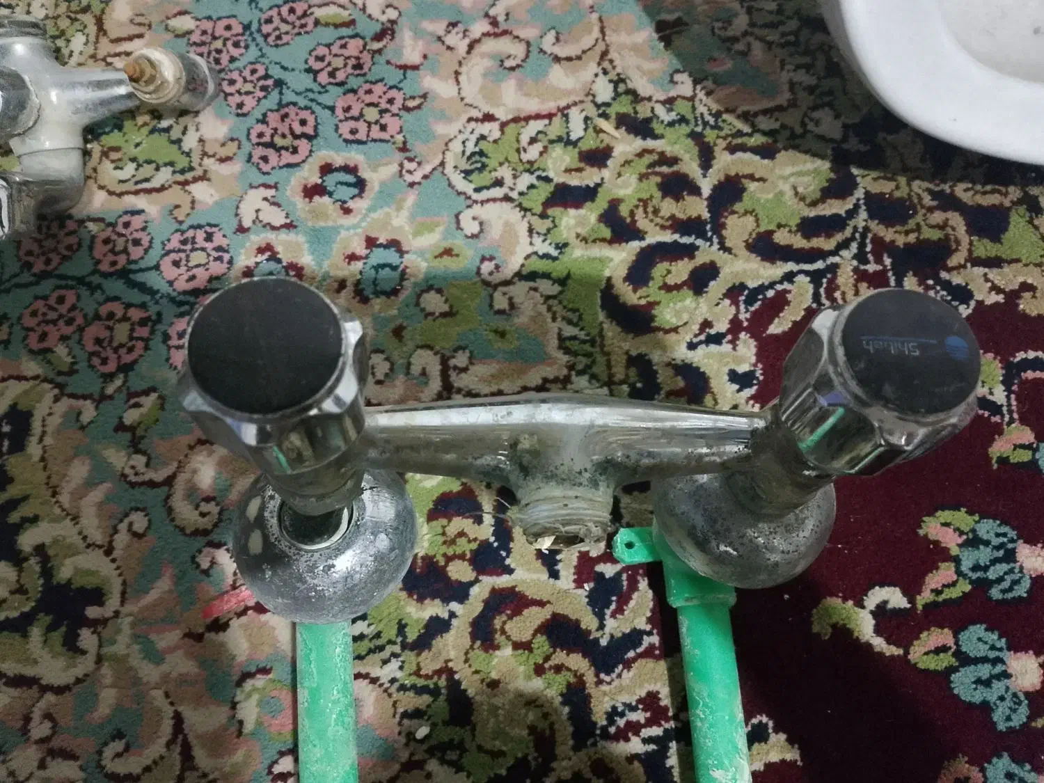 شیر آلات و سنگ روشویی وسنگ توالت|لوازم سرویس بهداشتی|زاهدان, |دیوار