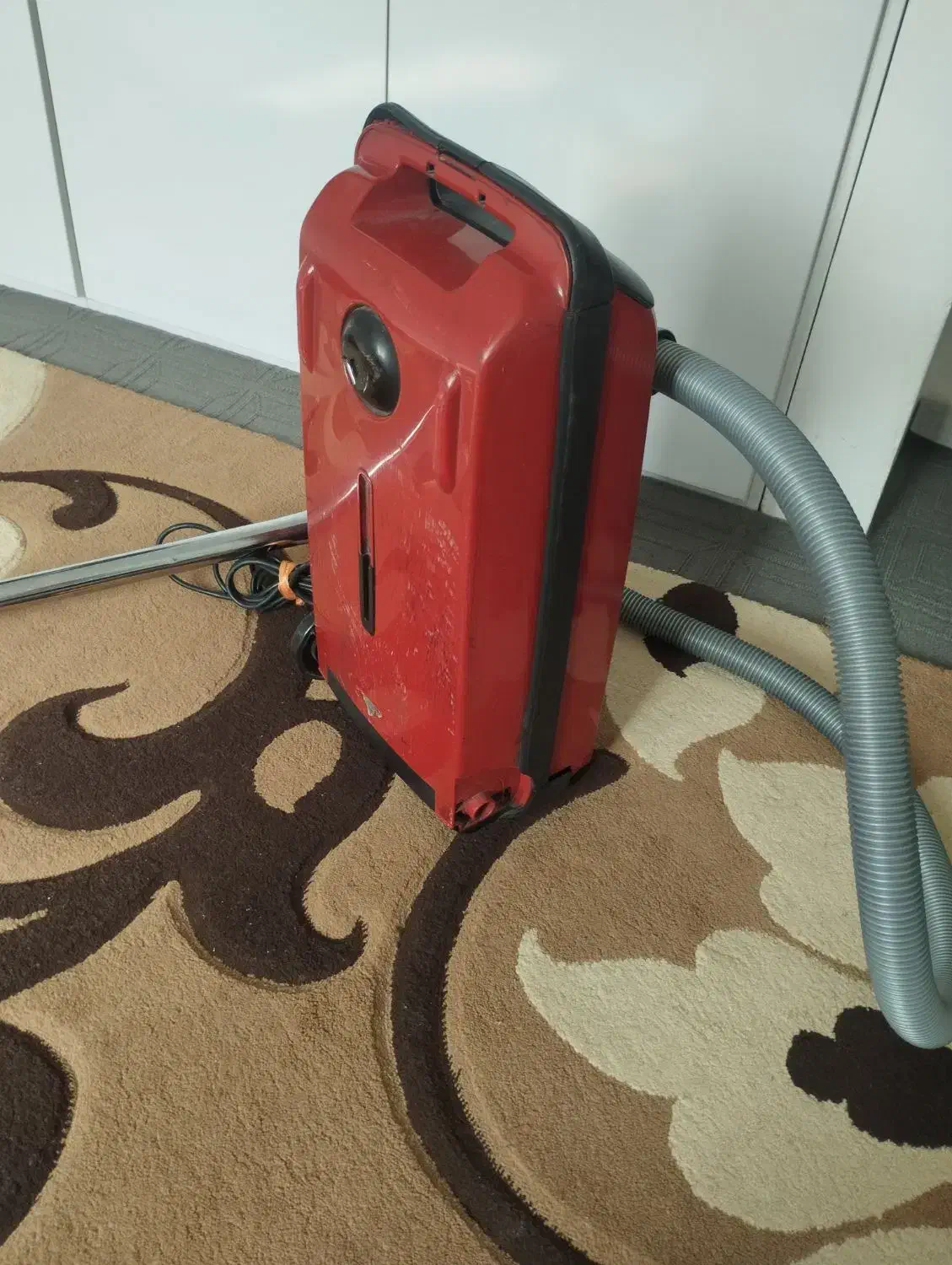 جارو برقی|جاروبرقی، جارو شارژی، بخارشو|گلبهار, شهر جدید گلبهار|دیوار