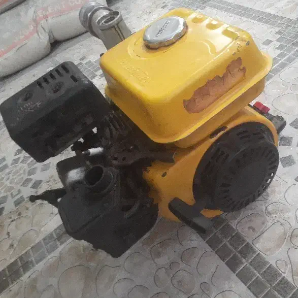 موتور پمپ آب بنزینی NAVIGATOR سالم|ماشینآلات صنعتی|بندرعباس, |دیوار