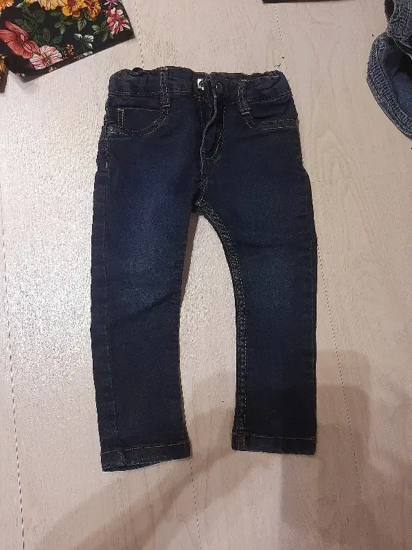 تعدادی لباس دخترانه سایز ۲ و ۳ سال|کفش و لباس بچه|ارومیه, |دیوار