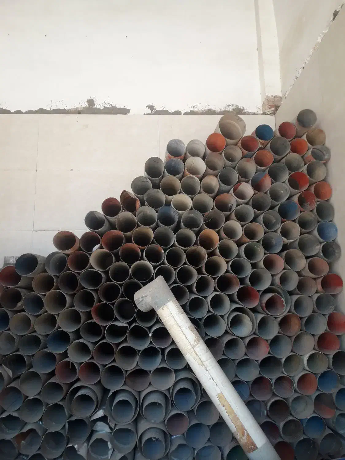 تعدادی لوله بخاری|بخاری، هیتر، شومینه|محلات, |دیوار