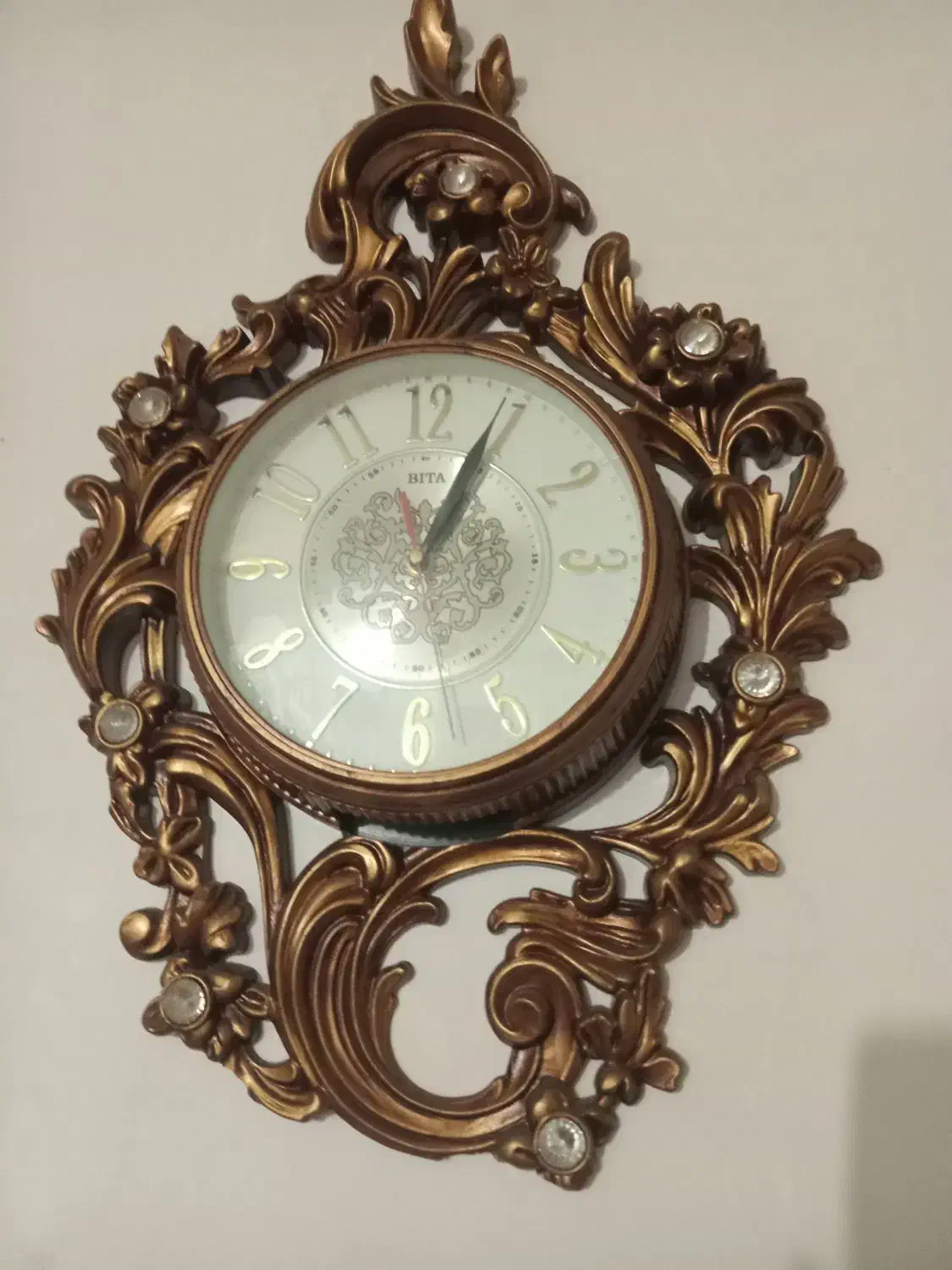 ساعت دیواری سالم بیصدا|ساعت دیواری و تزئینی|قم, ولیعصر|دیوار