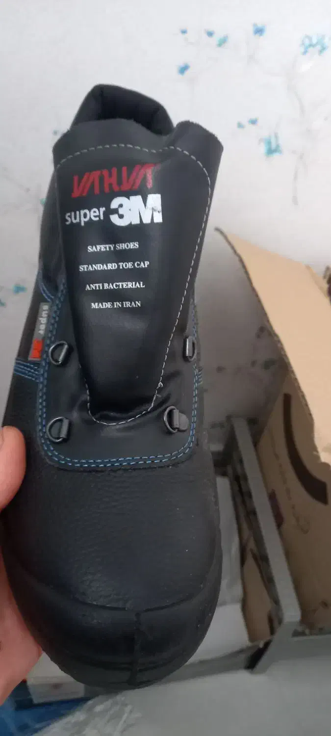 کفش کار سایز ۴۳|کیف، کفش، کمربند|اندیشه, اندیشه فاز ۱|دیوار