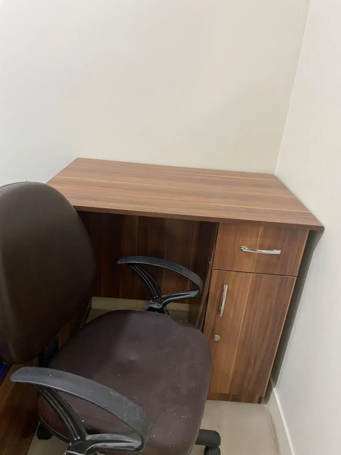 میز تحریر و صندلی گردون|میز تحریر و کامپیوتر|کرج, عظیمیه|دیوار