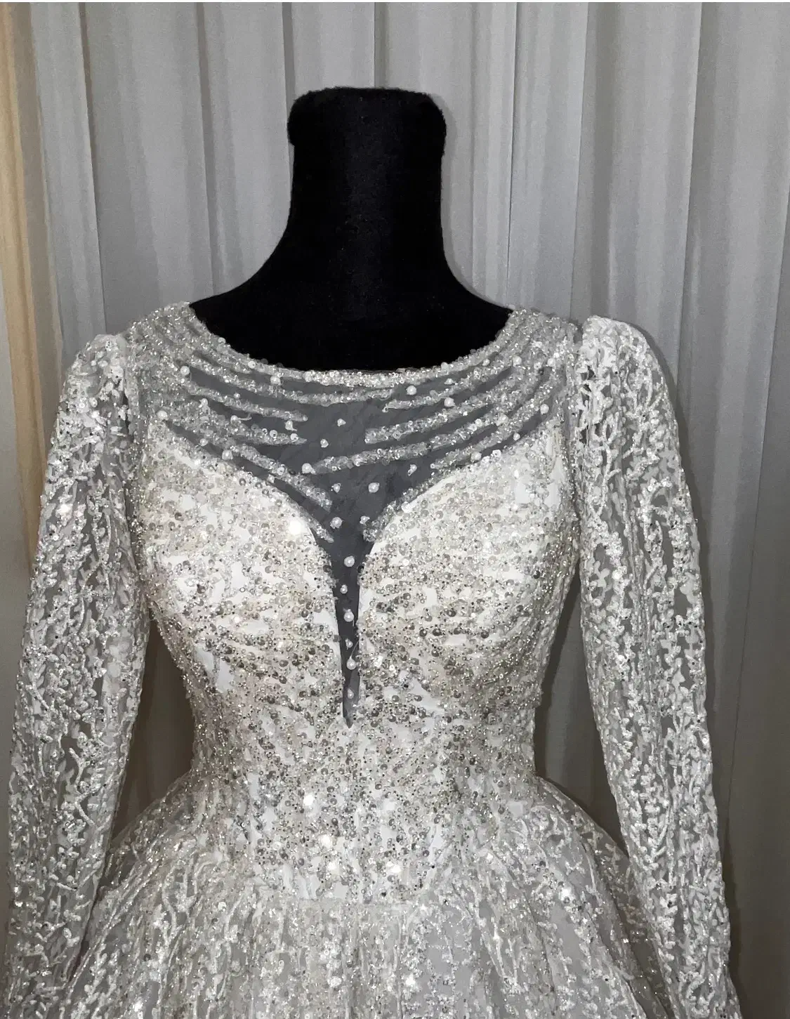 لباس عروس|لباس|رشت, چله خانه|دیوار