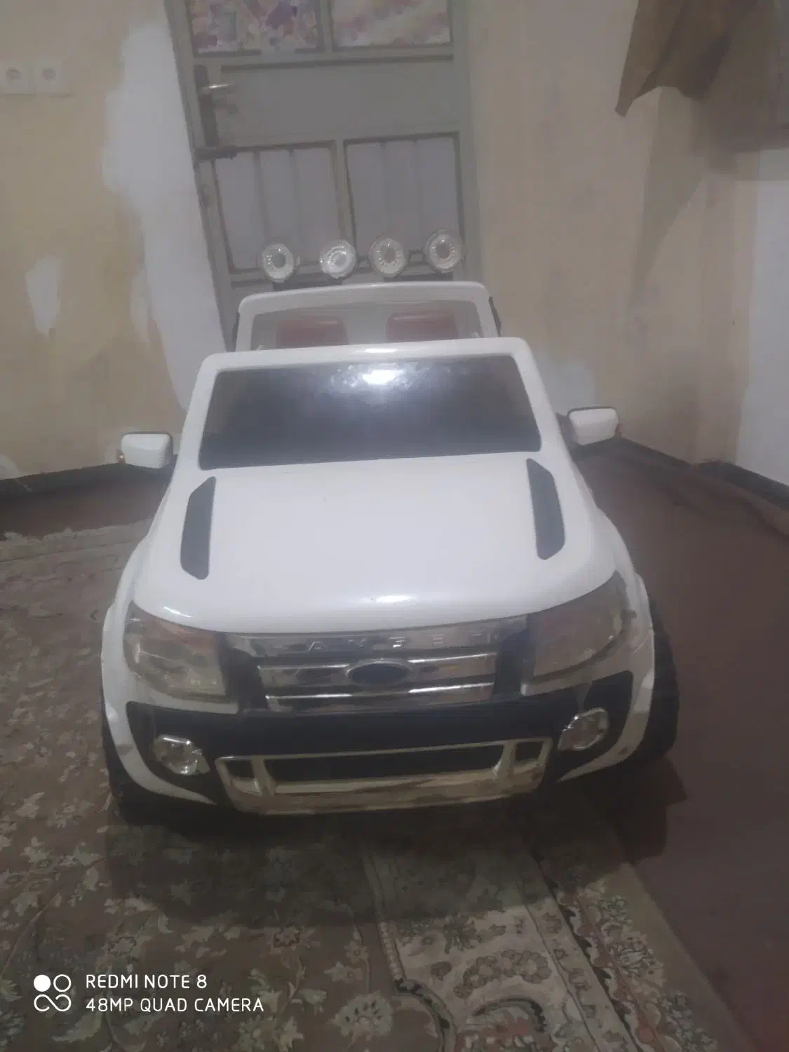 ماشین شارجی سالم فقط باطری میخواد|اسباب‌بازی بچه|شوشتر, |دیوار