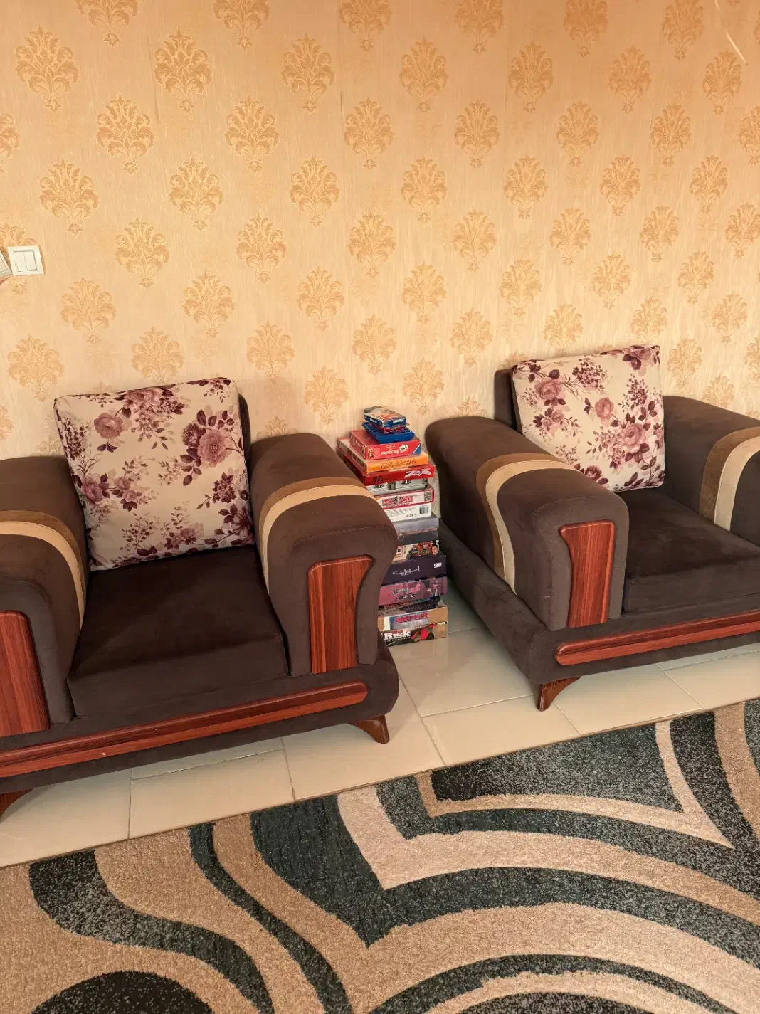 مبلمان ۷ نفره|مبلمان خانگی و میز عسلی|قشم, |دیوار