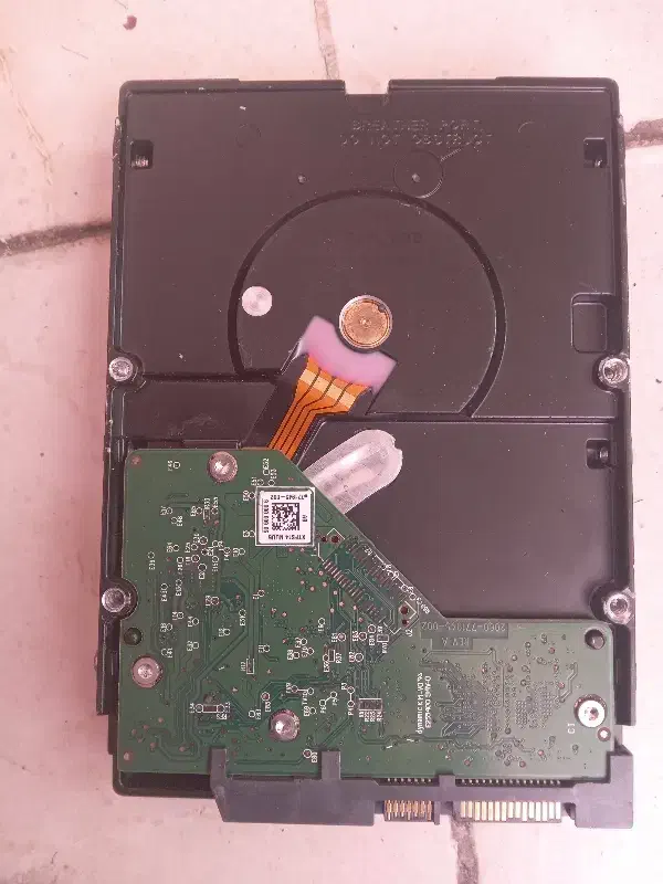 هارد ۴ ترا و یک ترا|قطعات و لوازم جانبی رایانه|پرند, فاز ۴|دیوار