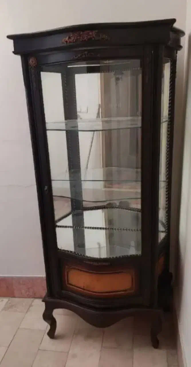 بوفه تمیز در حد نو|بوفه، ویترین، کنسول|کرج, شهرک جهان‌نما|دیوار