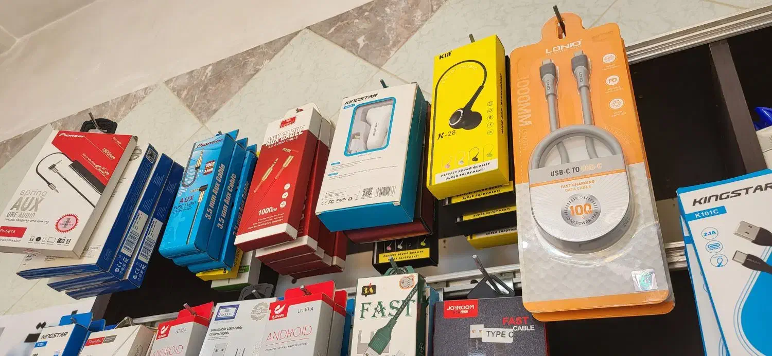 تعدای لوازم جانبی به صورت یکجا|لوازم جانبی موبایل و تبلت|هشتگرد, شهرک ولیعصر (مصلی)|دیوار