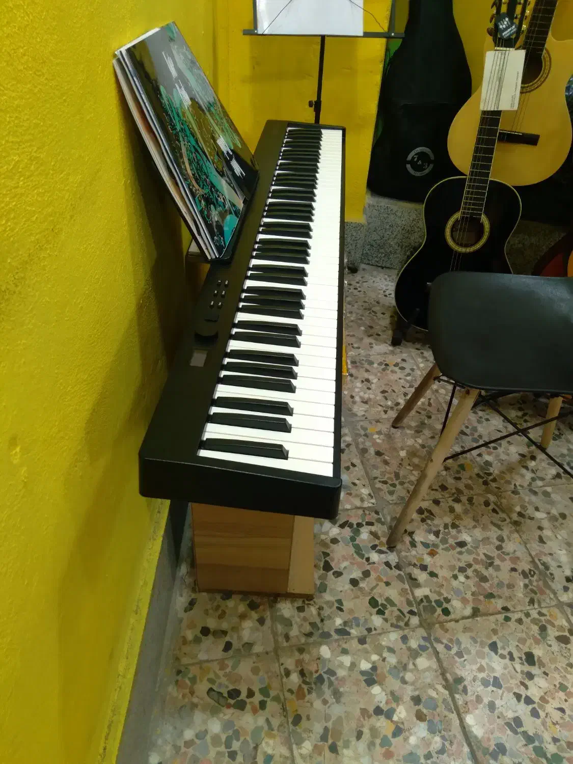 پیانو تاشو اصلی کونیکس|پیانو، کیبورد، آکاردئون|رشت, معلم|دیوار