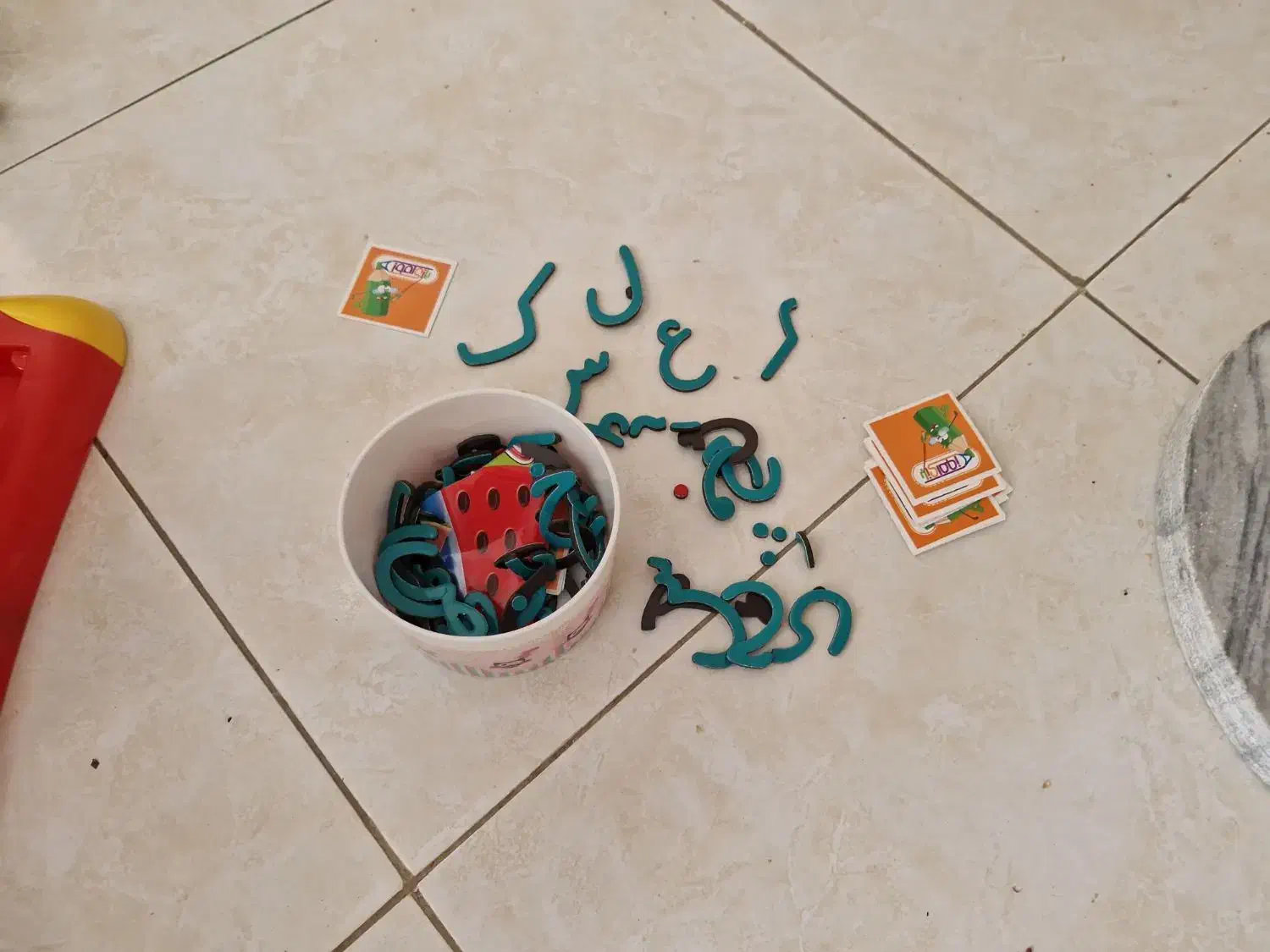 تعدادی وسایل کمک آموزشی|اسباببازی|نیشابور, شهرک ولیعصر|دیوار