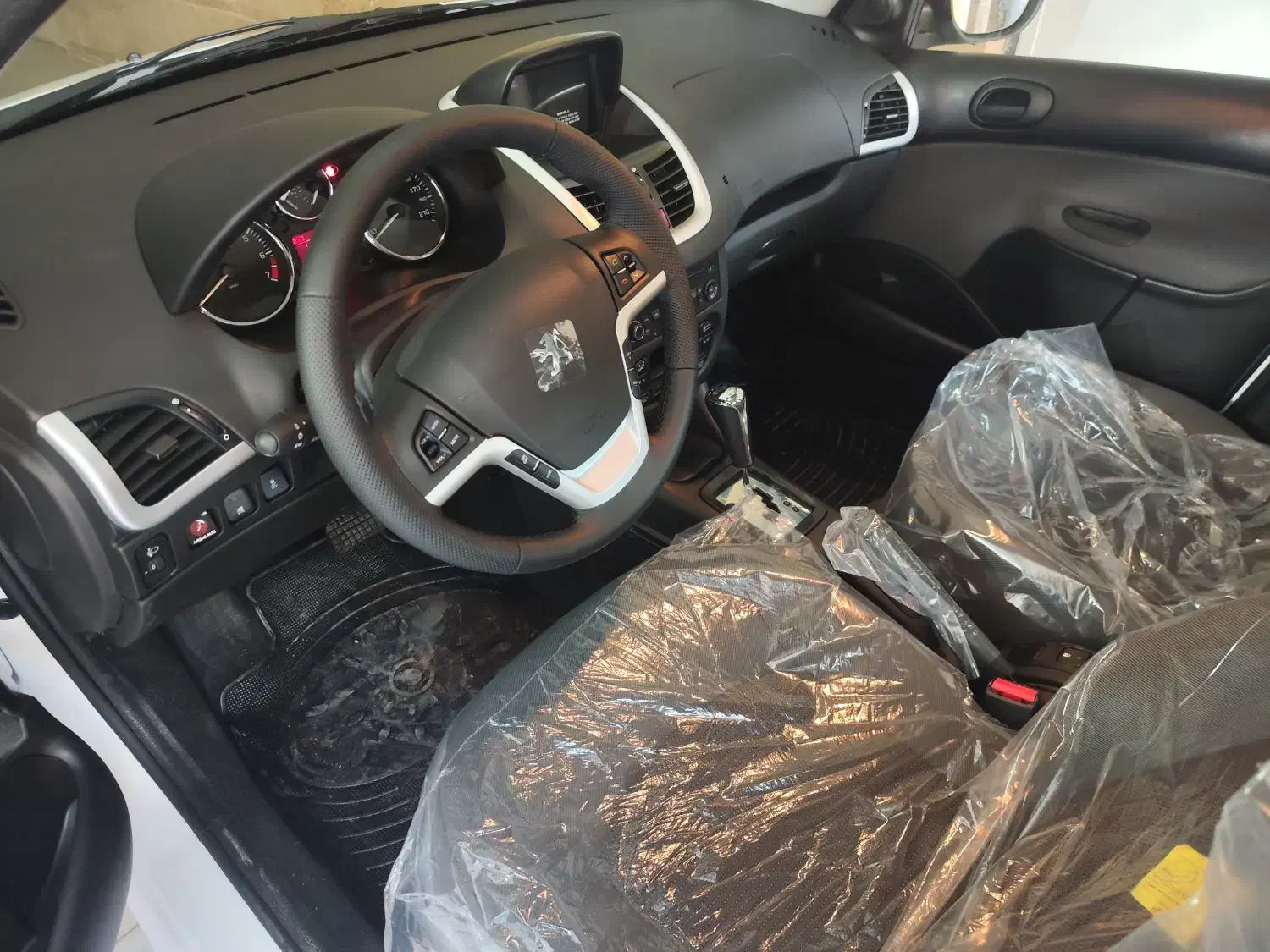 207 Tu5plusسقف فلز اتوماتیک|خودرو سواری و وانت|کرمانشاه, |دیوار