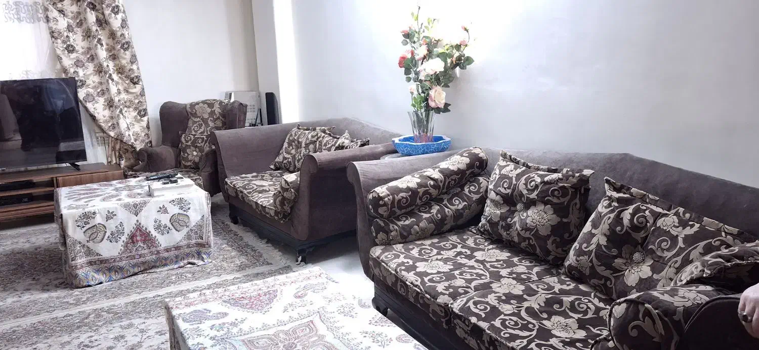 مبل راحتی 9 نفره به همراه میز ناهارخوری 8 نفرهد|مبلمان خانگی و میز عسلی|کرج, شهرک مترو|دیوار