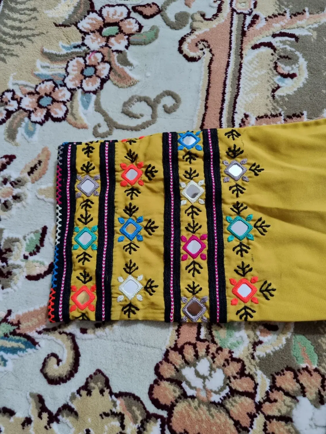 لباس|لباس|سراوان, |دیوار