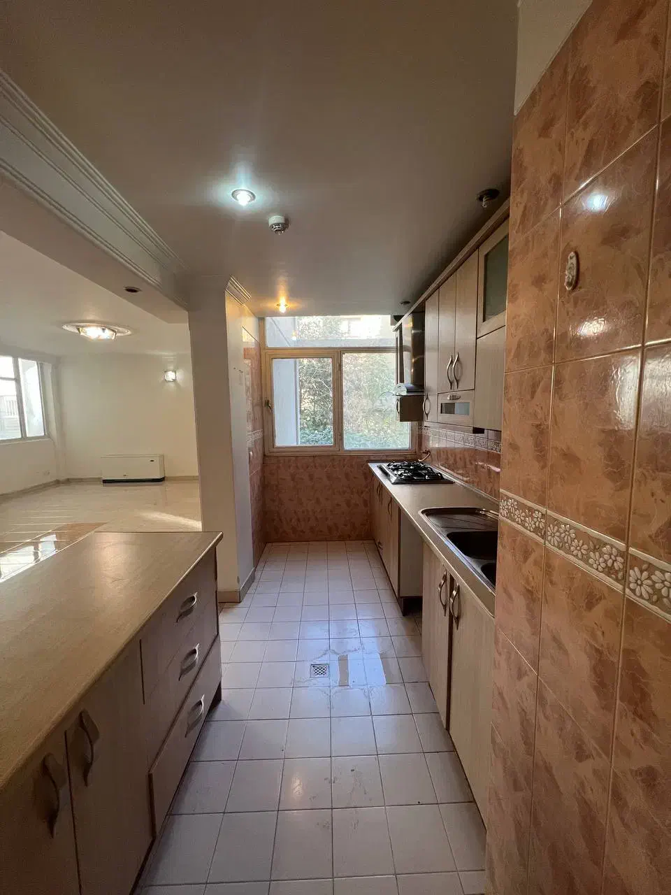 100 متر دو خوابه توانیر