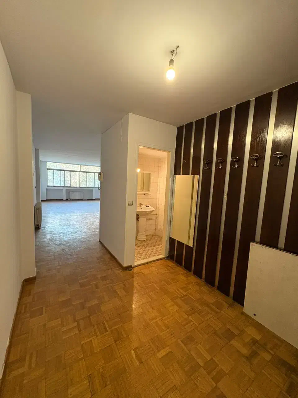 ۱۴۰متر دوخوابه فول امکانات ظفر فریدافشار