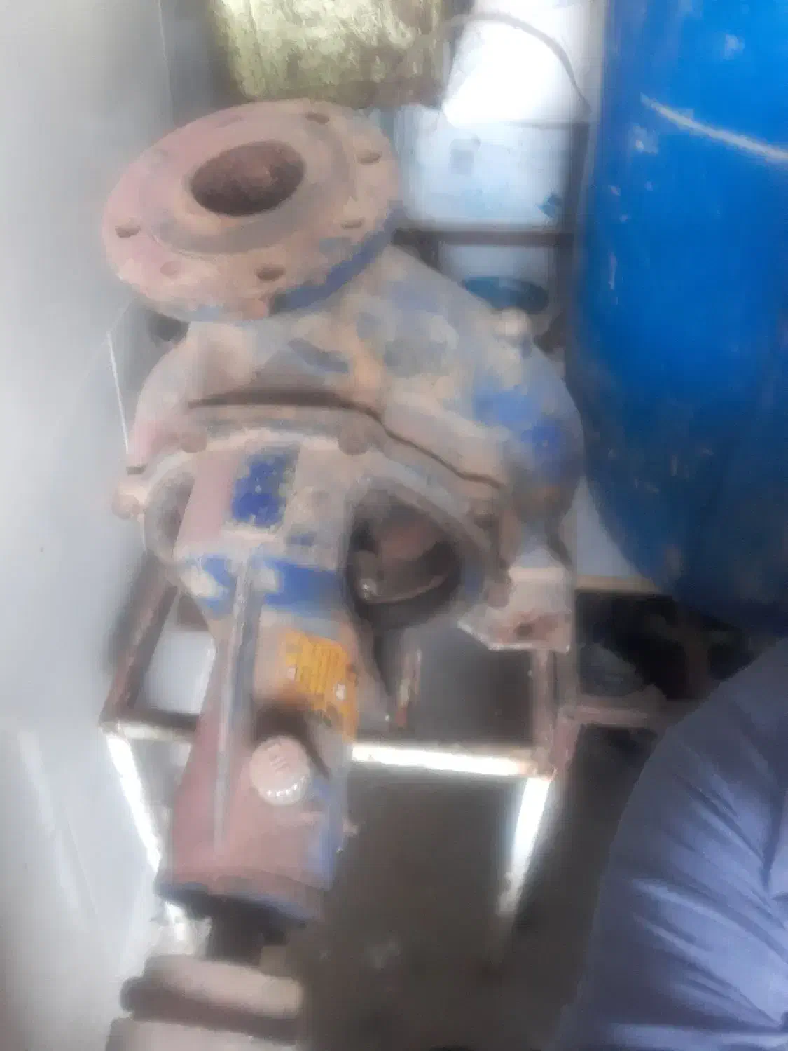 یک عدد دستگاه بلوک زنی و یک عدد پمپ آب|ابزارآلات|شوشتر, |دیوار