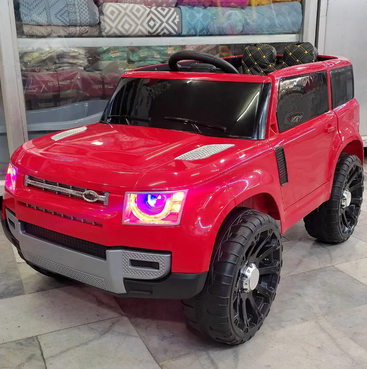 ماشین شارژی کودک با تخفیف ویژه ریموت کنترل دار|اسباببازی بچه|اهواز, نادری|دیوار