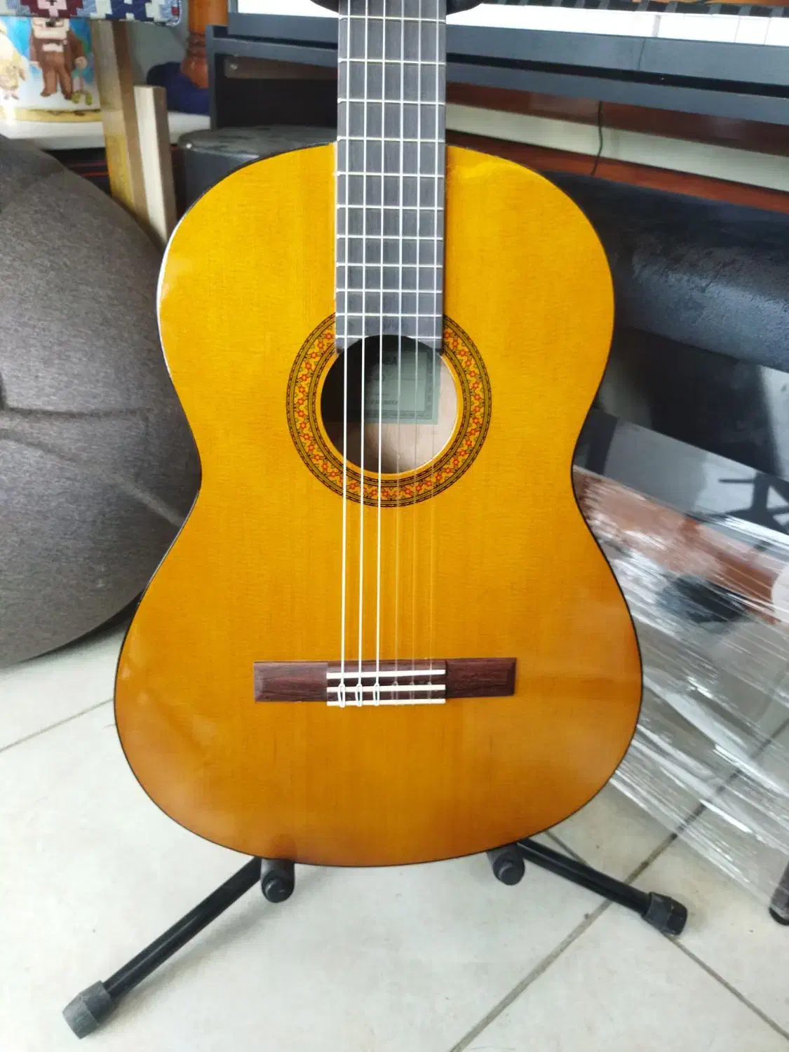 گیتار یاماها c40 و c70 فروشگاه دنیای هنر لاهیجان|گیتار، بیس، امپلیفایر|لاهیجان, کوه بیجار|دیوار