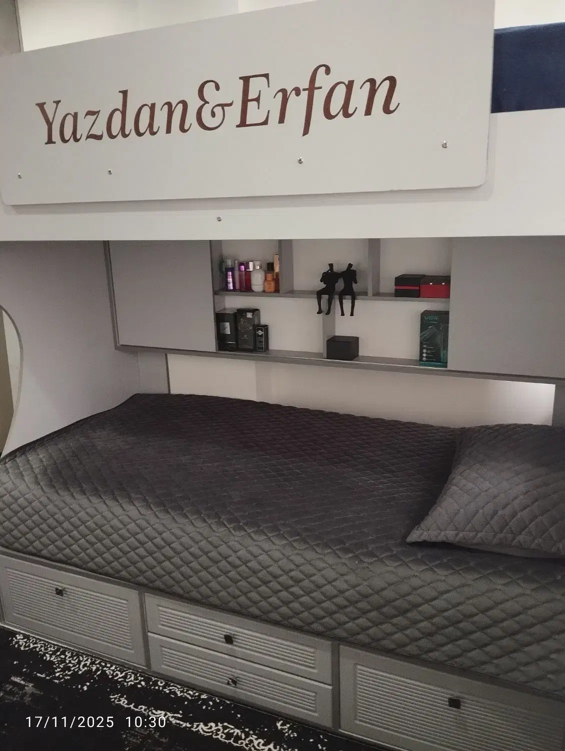 تخت دوطبقه جوان .|تخت و سرویس خواب|تهران, والفجر (افسریه)|دیوار