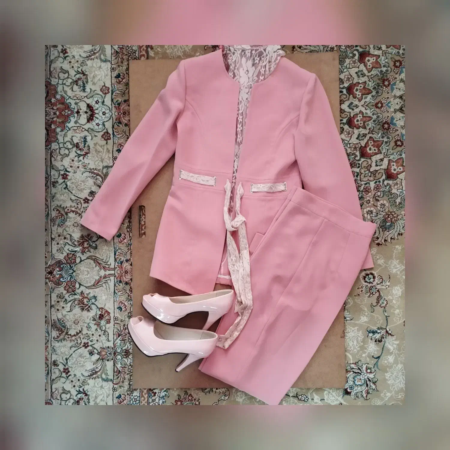 لباس مجلسی|لباس|فردوس (خراسان), |دیوار