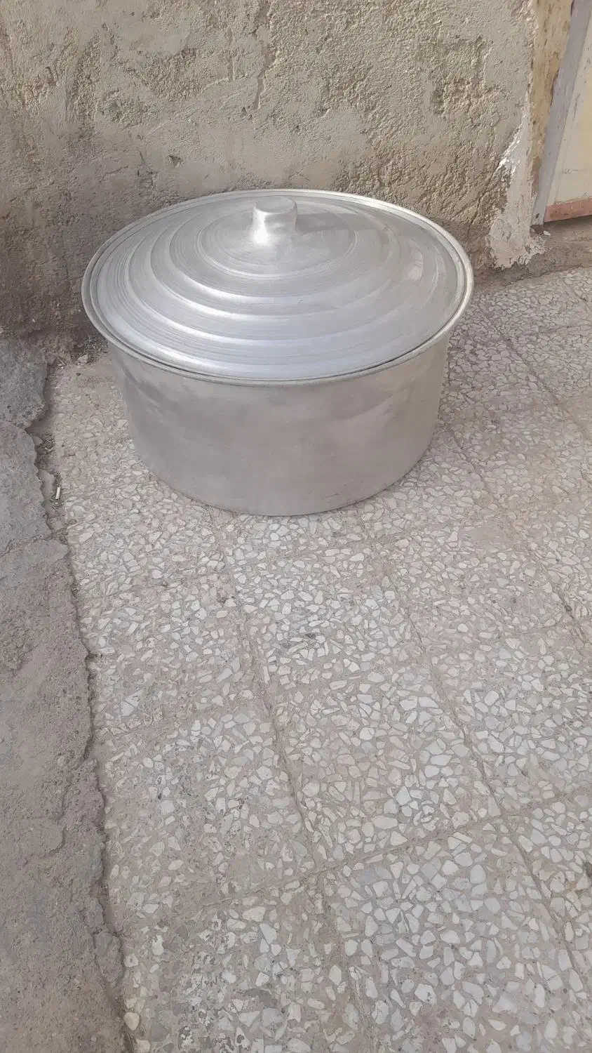 دیگ بزرگ قیمت۳۵۰۰ مناسب عروسی و غیره سالم|کافیشاپ و رستوران|زهک, |دیوار