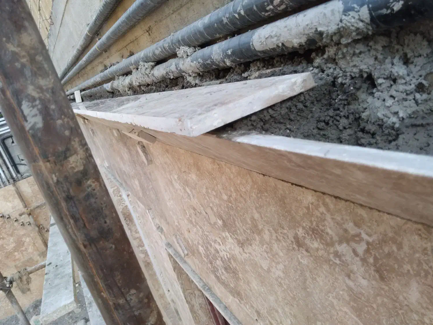 نیازمند کارگر جوان|استخدام معماری، عمران و ساختمانی|لاهیجان, حزین|دیوار