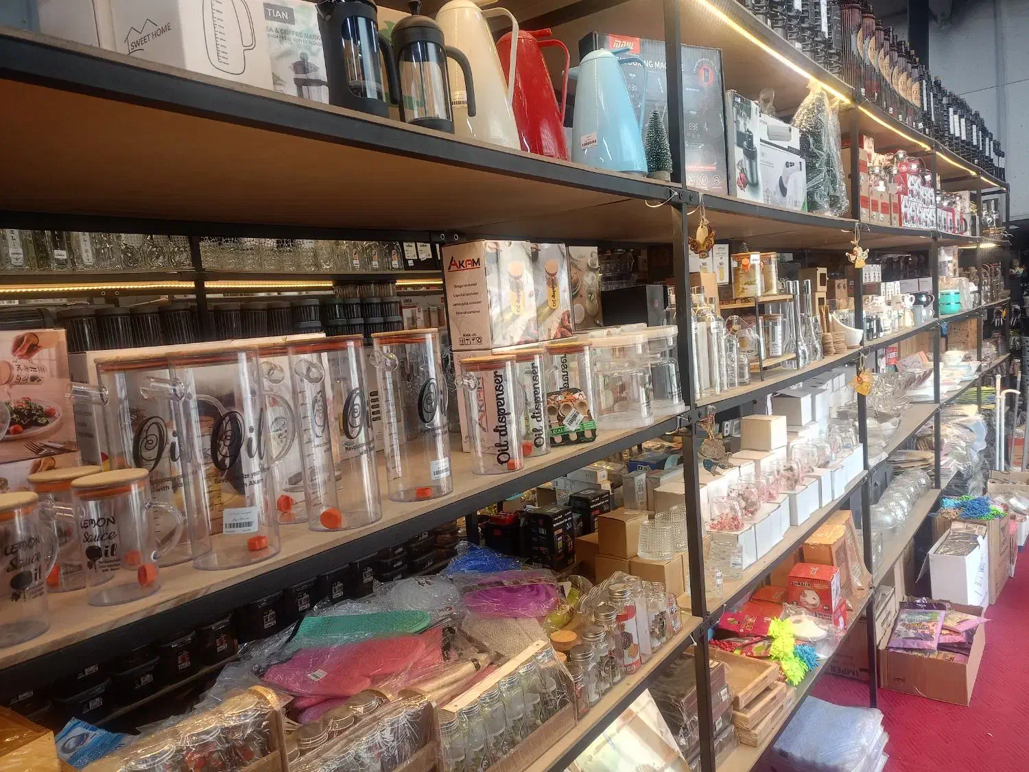 کارگر ساده پلاسکو خانم|استخدام خدمات فروشگاه و رستوران|آفتاب, |دیوار