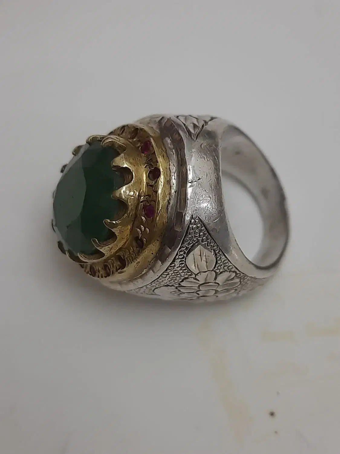 انگشتر زمرد دست ساز|جواهرات|اندیشه, اندیشه فاز ۱|دیوار