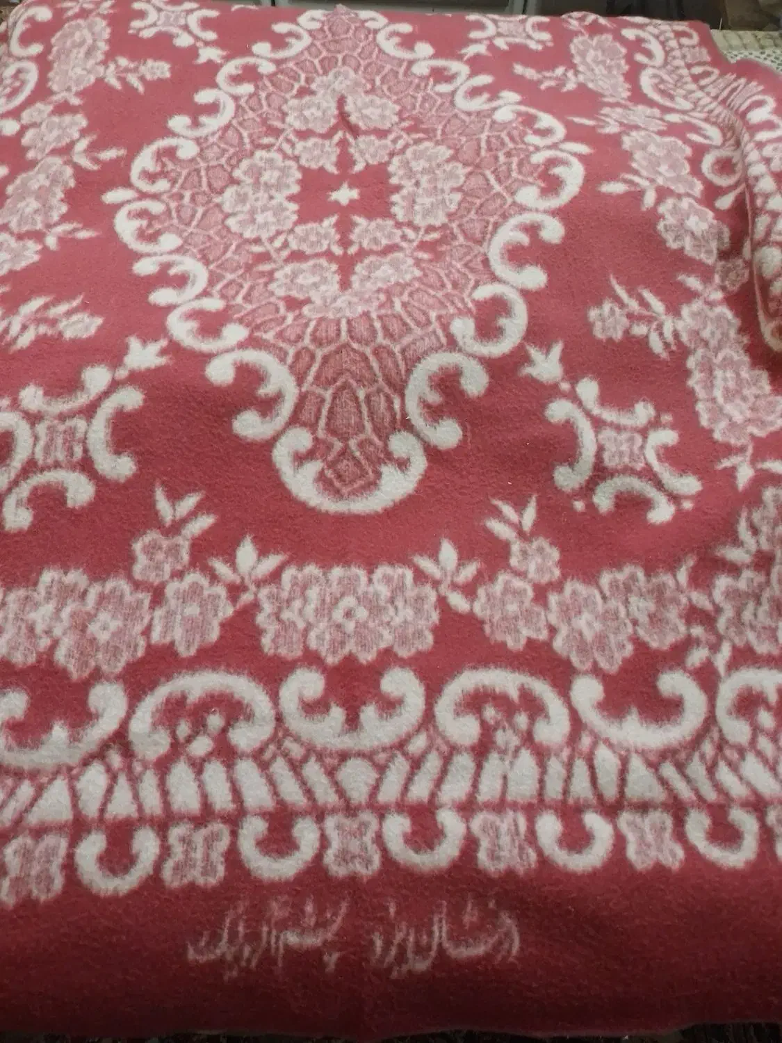 پتوی پشم آکریلیک.درخشان|رختخواب، بالش، پتو|یزد, |دیوار