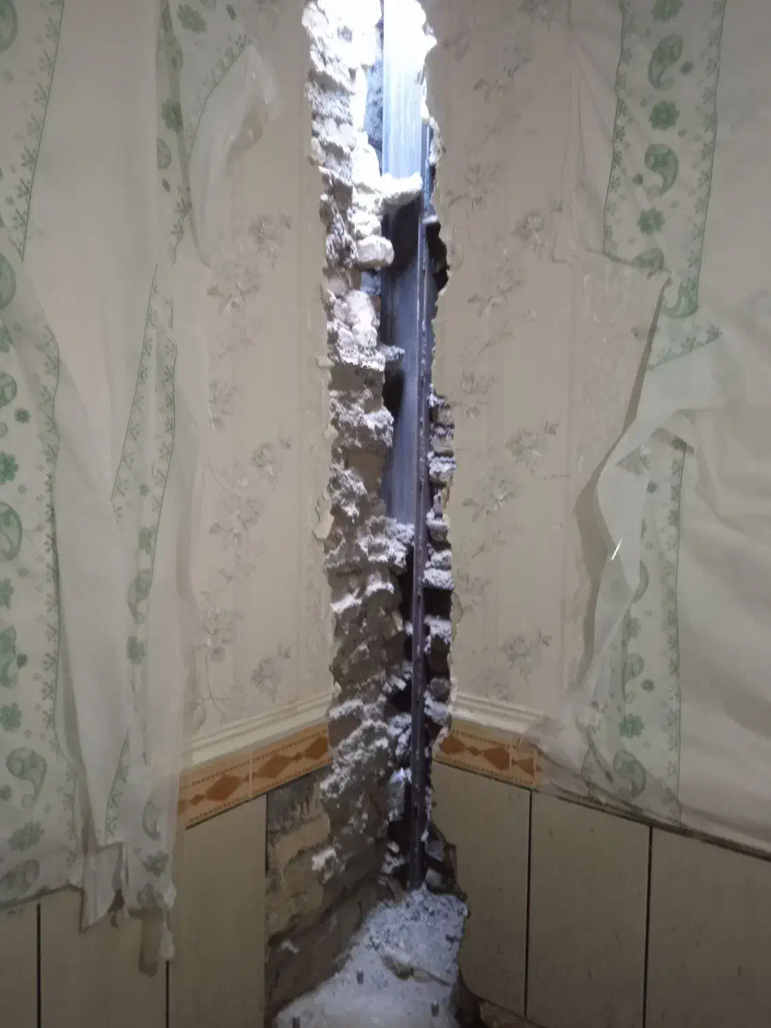 تخریب ساختمان وکنده کاری کلی وجزیی|خدمات پیشه و مهارت|دورود, |دیوار