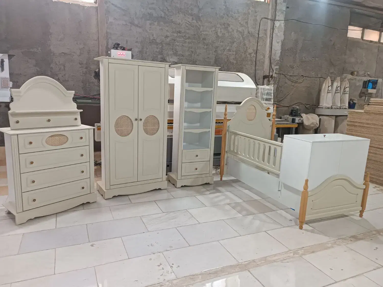 سرویس نوزاد نوجوان الماس چوب|تخت و سرویس خواب|قم, حنیف نژاد|دیوار