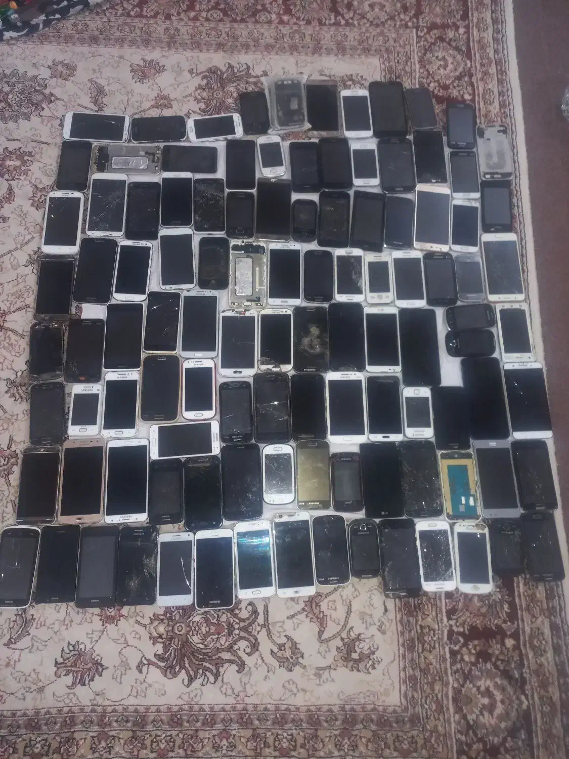 ۳۰۰ عدد گوشی لمسی وساده|موبایل|قم, قلعه کامکار|دیوار