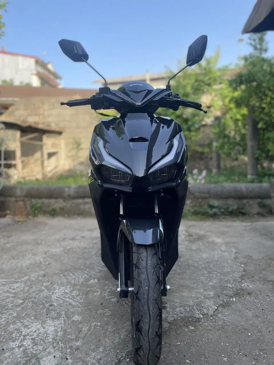 کلیک ۱۵۰|موتورسیکلت|رودسر, |دیوار