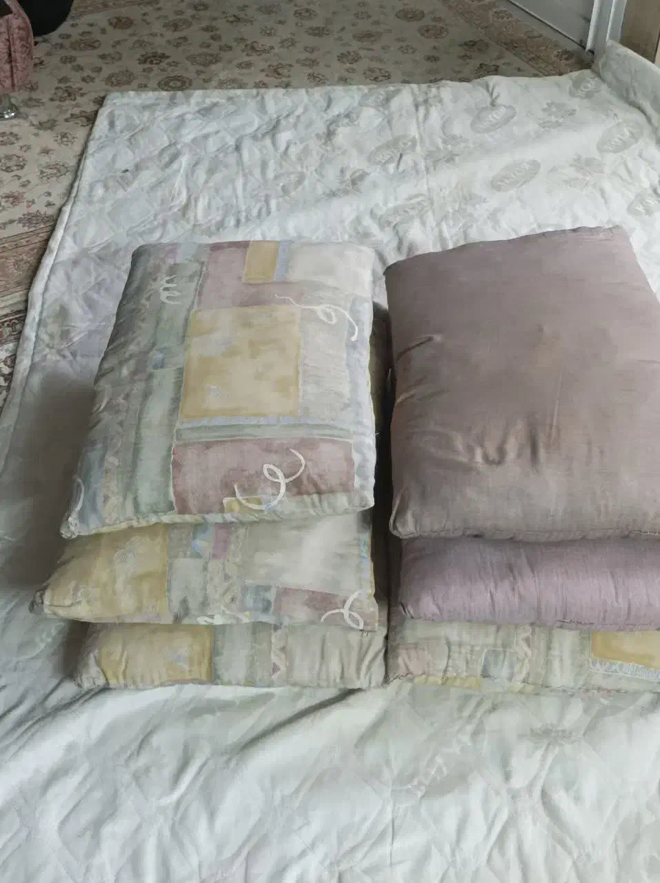 بالشت ۶ عدد|رختخواب، بالش، پتو|مشهد, فاطمیه|دیوار
