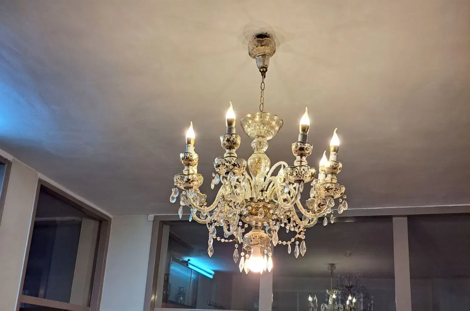 یک جفت لوستر قدیمی و زیبا و به روز|لوستر و چراغ آویز|اصفهان, لنبان|دیوار