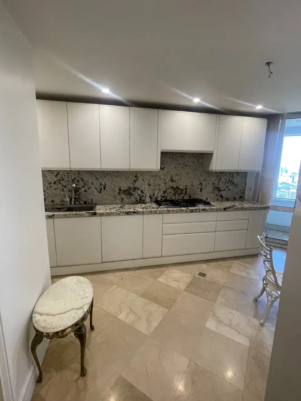 اجاره آپارتمان ۳۰۰ متری برج ایران زمین