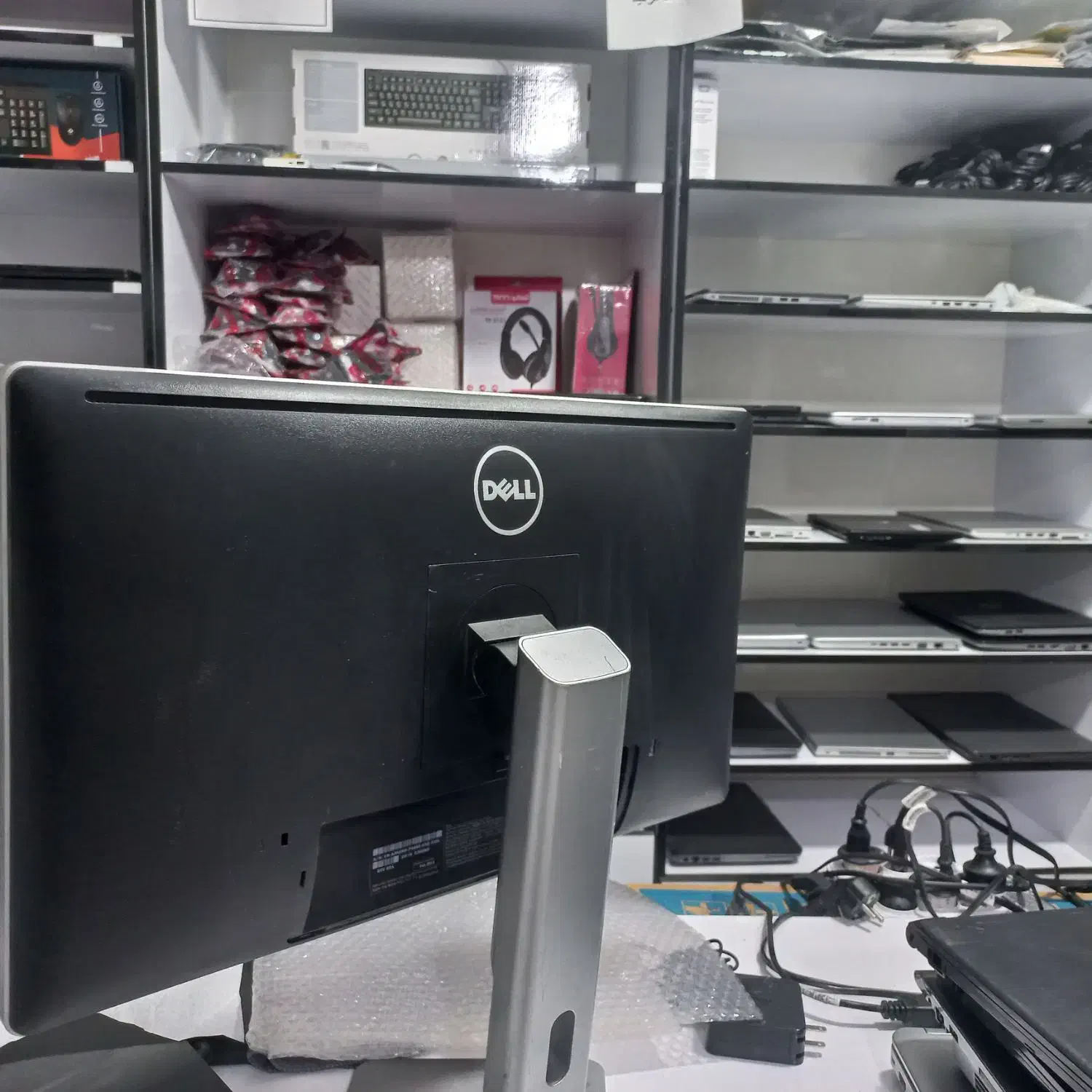 مانیتور ۲۴ اینچ monitor|قطعات و لوازم جانبی رایانه|تهران, بهداشت|دیوار