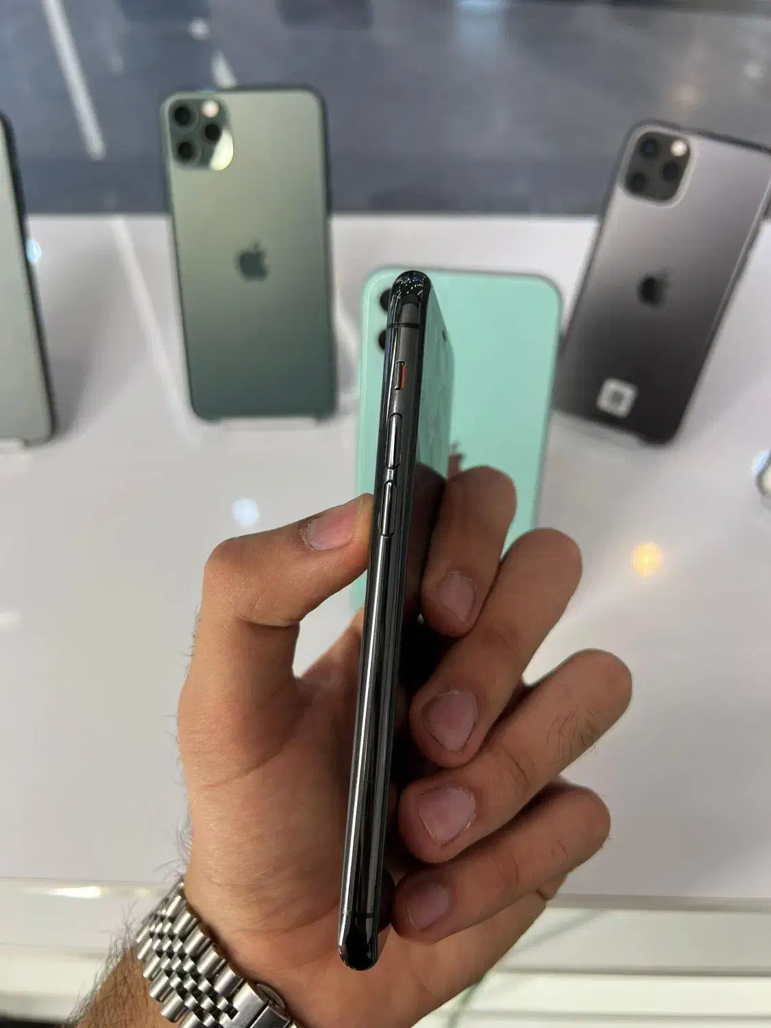 ایفون 11 pro|موبایل|شیراز, زند|دیوار