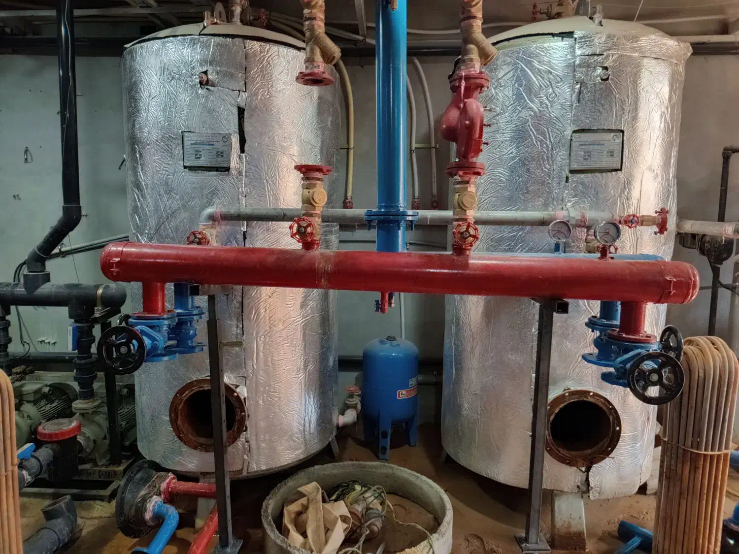 تعمیرموتورخانه چیلراستخرسوناجکوزی ژنراتوربرق صنعتی|خدمات پیشه و مهارت|شیراز, ریشمک|دیوار