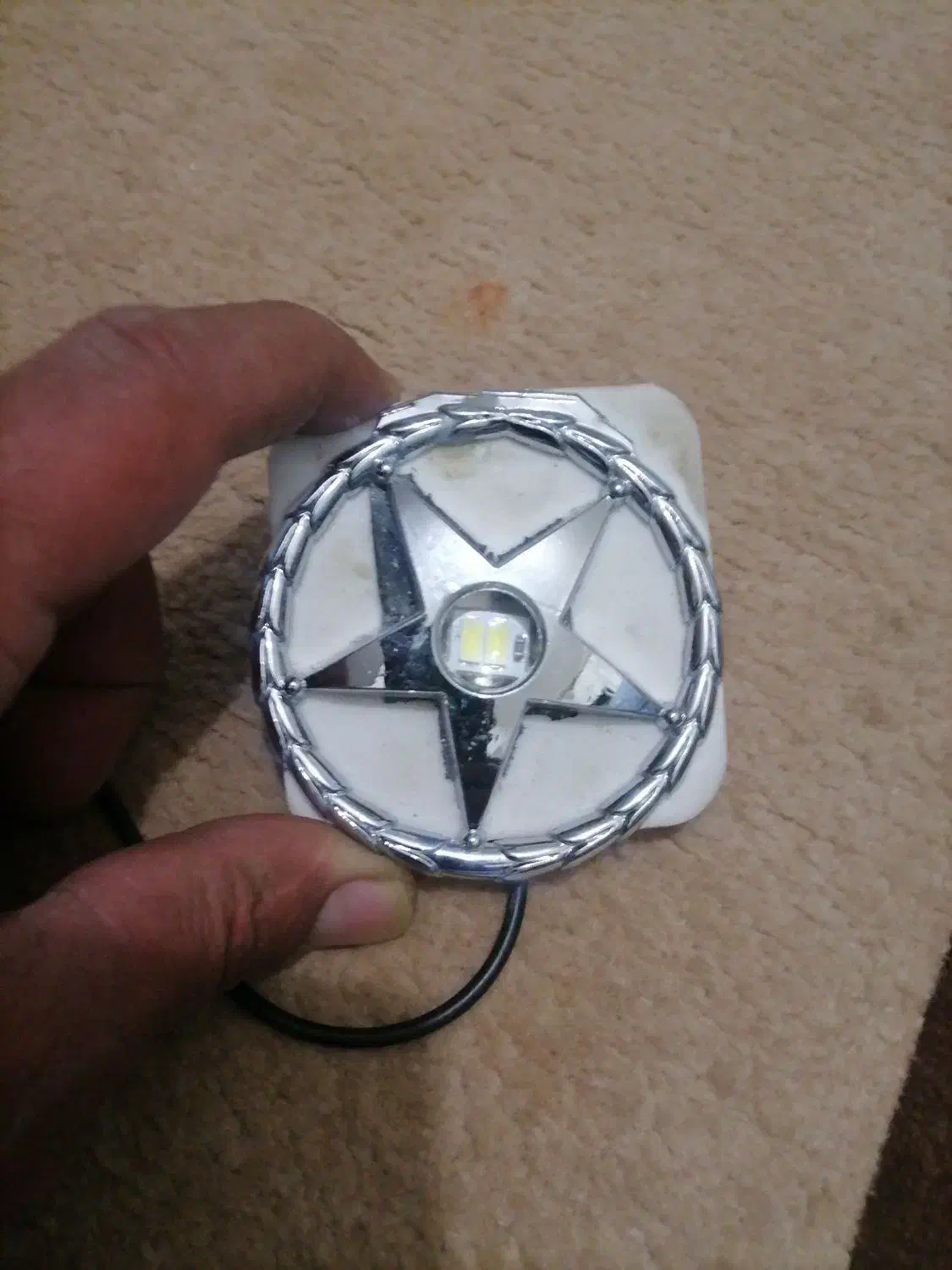 یک عدد چراغ لیزی جهت فروش|چراغ خواب و آباژور|اسدآباد, |دیوار