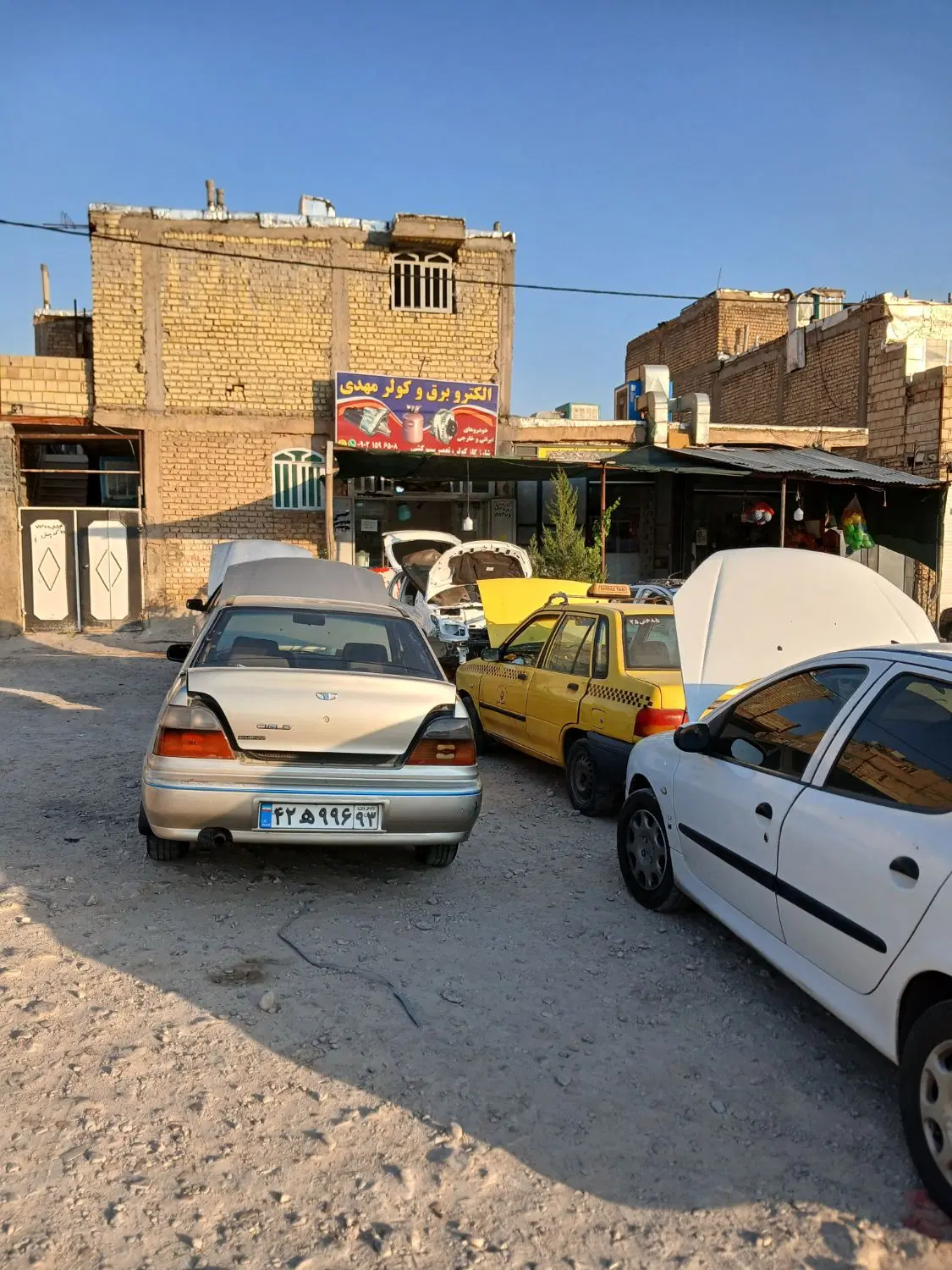 تعمیر‌در‌محل*مکانیک*تعویض‌اتاق*برق*باطری پنچرگیری|خدمات خودرو و موتورسیکلت|شیراز, ملاصدرا|دیوار