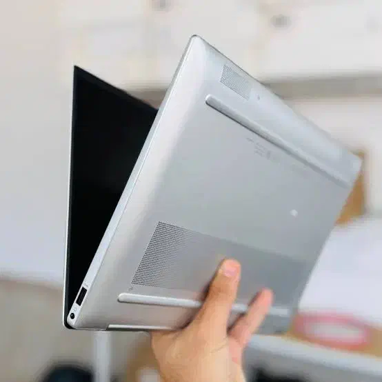 HP pavilion|رایانه همراه|تهران, فلسطین (میدان انقلاب)|دیوار