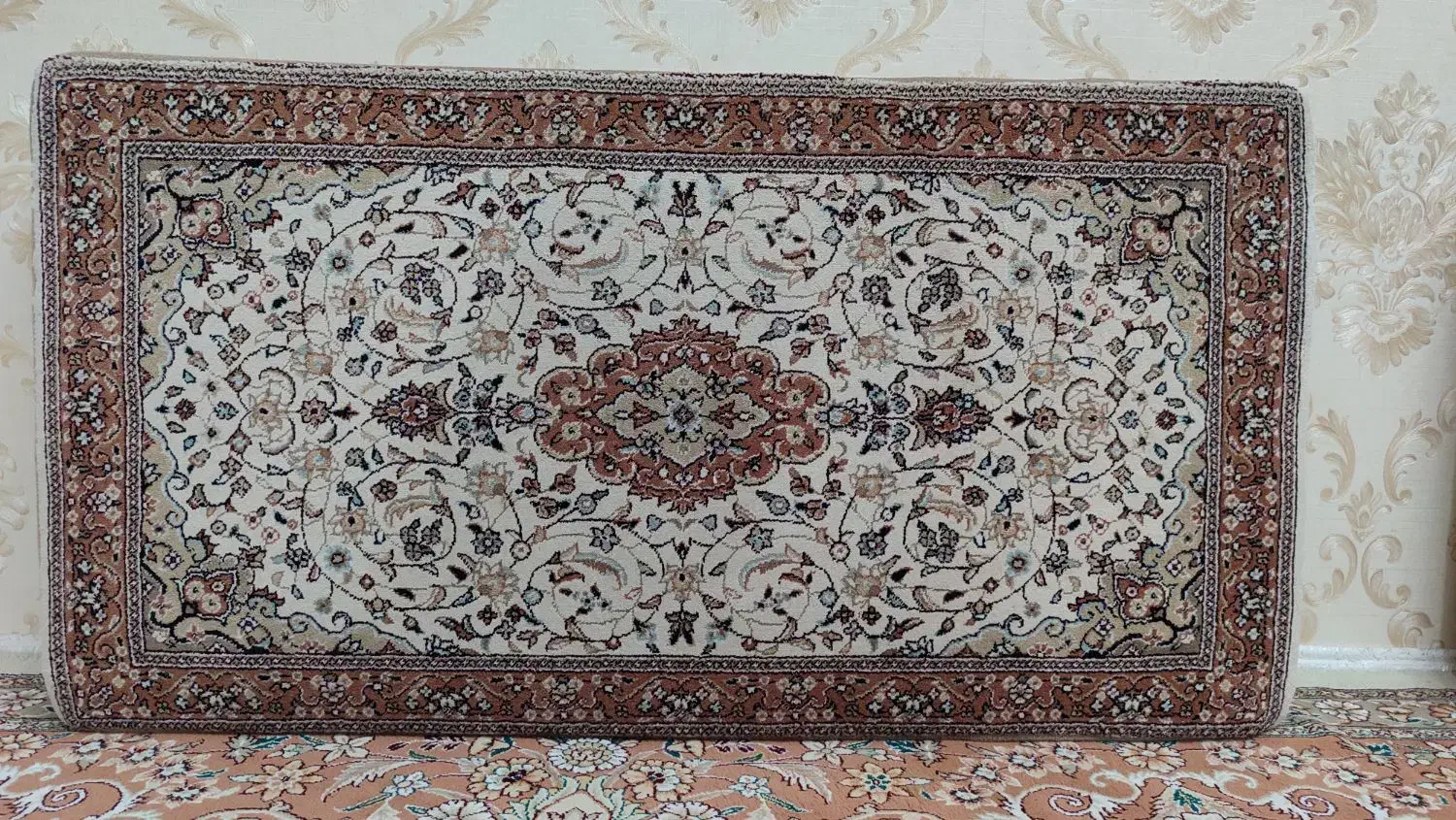سه تخته فرش به همراه پشتی ست|فرش|روانسر, |دیوار