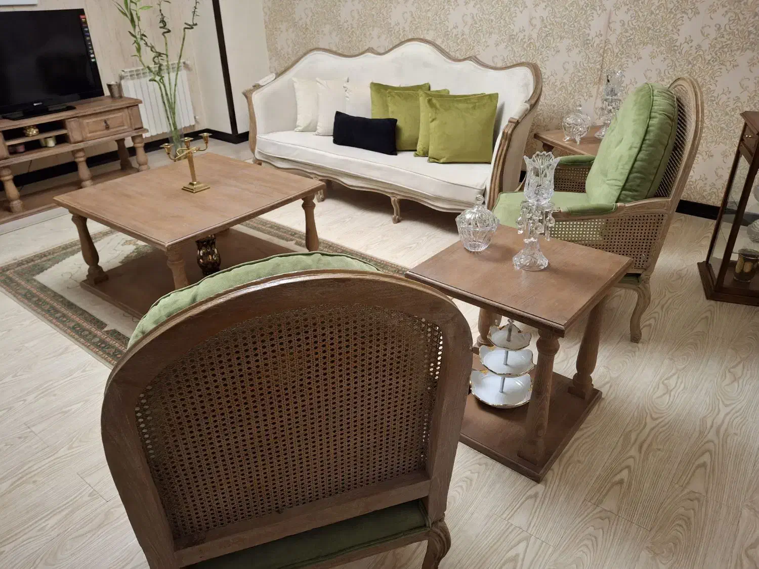 همخونه. اقا. میخام. موجه. وشاغل|اجارهٔ آپارتمان|کرج, شهرک آسمان|دیوار