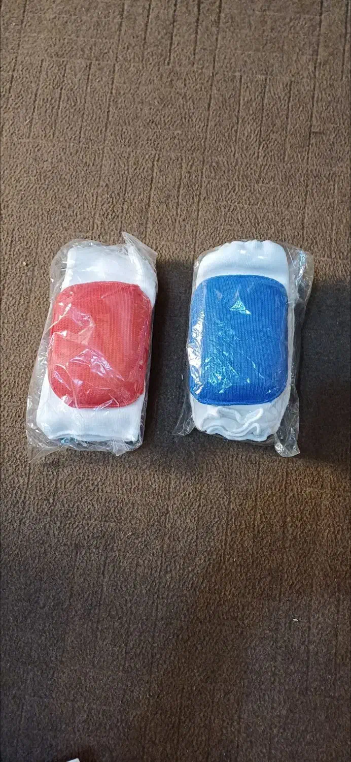 زانوبند والیبال و مدال قهرمانی|ورزش‌های توپی|بندرعباس, |دیوار