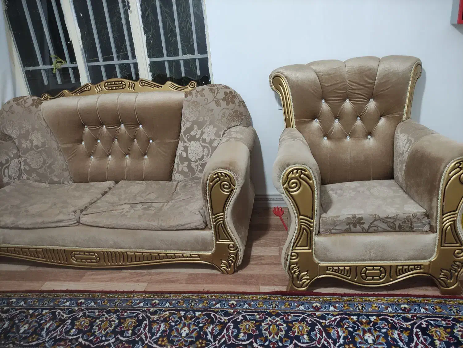 مبل راحتی همراه عسلی|مبلمان خانگی و میز عسلی|مرند, |دیوار