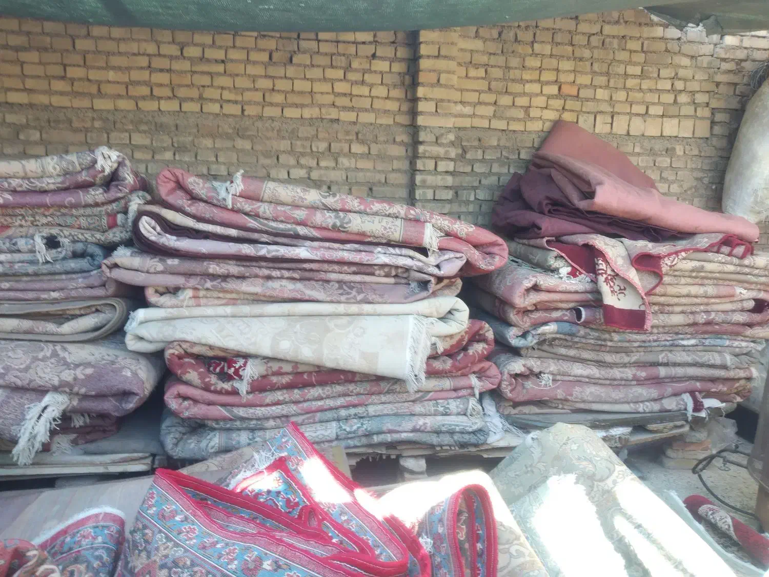 خرید و فروش فرش با قیمت بسیار عالی|فرش|اهواز, سیاحی(سه راه خرمشهر)|دیوار